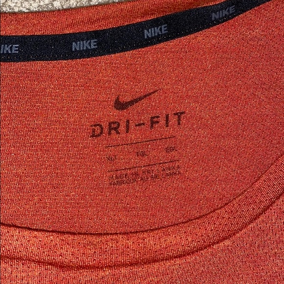 Nike Dri-Fit Men’s XL Shirt - Picture 2 of 2